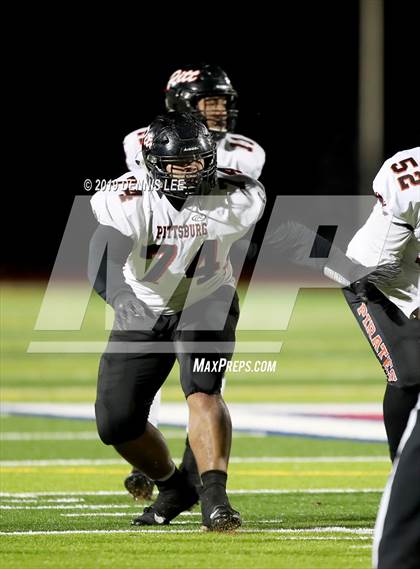 Thumbnail 2 in De La Salle vs. Pittsburg (CIF NCS D1 Final) photogallery.