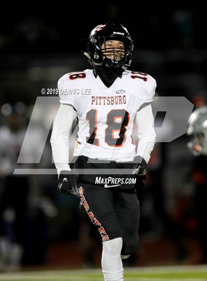 Thumbnail 1 in De La Salle vs. Pittsburg (CIF NCS D1 Final) photogallery.