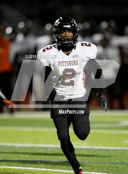 Thumbnail 2 in De La Salle vs. Pittsburg (CIF NCS D1 Final) photogallery.