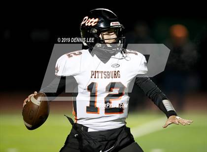 Thumbnail 3 in De La Salle vs. Pittsburg (CIF NCS D1 Final) photogallery.