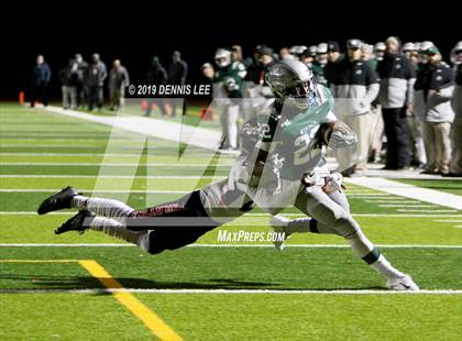 Thumbnail 1 in De La Salle vs. Pittsburg (CIF NCS D1 Final) photogallery.
