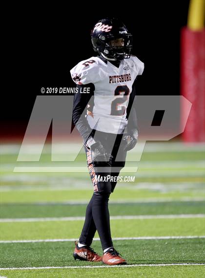 Thumbnail 2 in De La Salle vs. Pittsburg (CIF NCS D1 Final) photogallery.