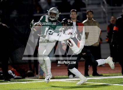 Thumbnail 2 in De La Salle vs. Pittsburg (CIF NCS D1 Final) photogallery.