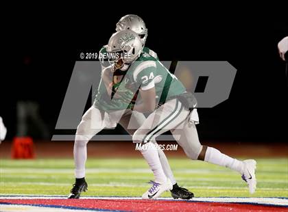Thumbnail 1 in De La Salle vs. Pittsburg (CIF NCS D1 Final) photogallery.