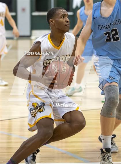 Thumbnail 3 in Pleasant Valley @ Serra (Red Bluff Holiday Classic) photogallery.