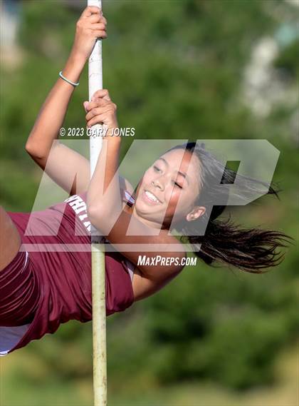 Thumbnail 2 in Whitney mini-meet and seniors photogallery.