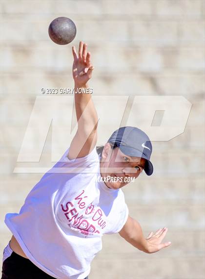 Thumbnail 3 in Whitney mini-meet and seniors photogallery.