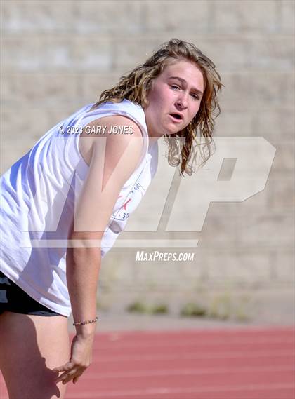 Thumbnail 2 in Whitney mini-meet and seniors photogallery.