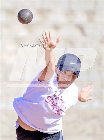 Thumbnail 2 in Whitney mini-meet and seniors photogallery.