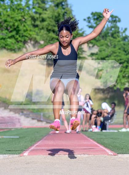 Thumbnail 1 in Whitney mini-meet and seniors photogallery.