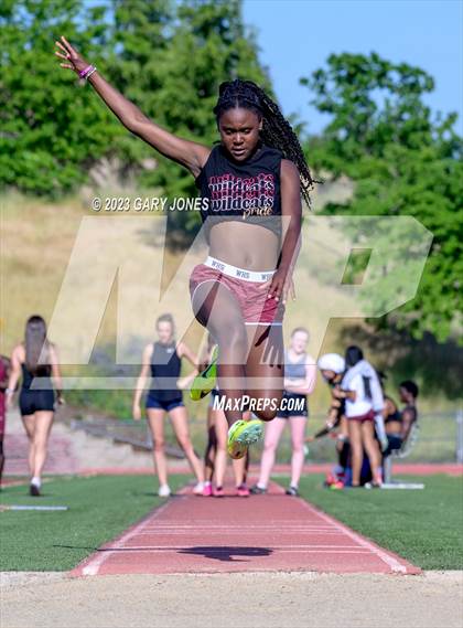 Thumbnail 3 in Whitney mini-meet and seniors photogallery.