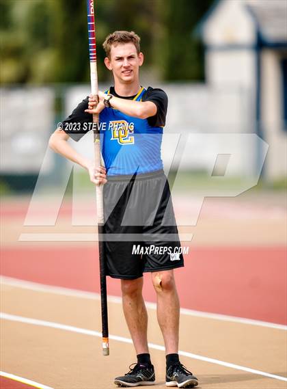 Thumbnail 3 in Herd Roundup @ Elk Pole Vault photogallery.