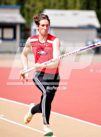 Thumbnail 1 in Herd Roundup @ Elk Pole Vault photogallery.