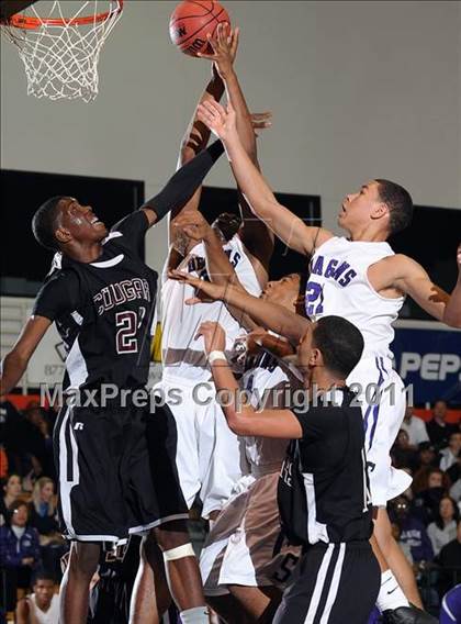 Thumbnail 3 in Weston Ranch vs. Sacramento (CIF SJS D3 Playoffs) photogallery.
