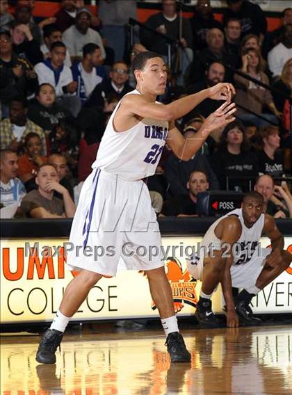 Thumbnail 3 in Weston Ranch vs. Sacramento (CIF SJS D3 Playoffs) photogallery.
