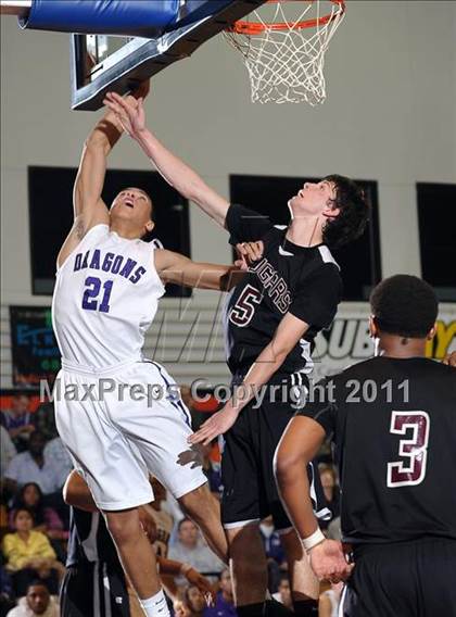 Thumbnail 2 in Weston Ranch vs. Sacramento (CIF SJS D3 Playoffs) photogallery.