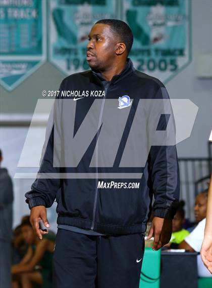 Thumbnail 2 in Inglewood vs. El Camino Real (D1 Bound Classic) photogallery.