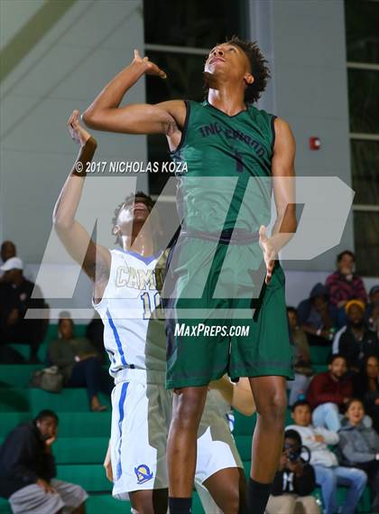 Thumbnail 3 in Inglewood vs. El Camino Real (D1 Bound Classic) photogallery.