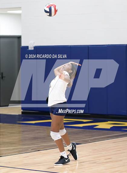 Thumbnail 3 in Freeman vs Cinco Ranch photogallery.
