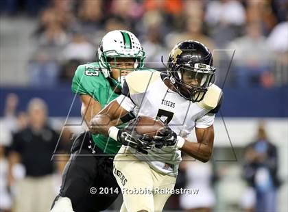 Thumbnail 2 in Carroll vs. Mansfield (UIL-6A Division 2 Region 1 Bi-District) photogallery.