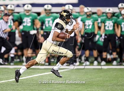 Thumbnail 3 in Carroll vs. Mansfield (UIL-6A Division 2 Region 1 Bi-District) photogallery.