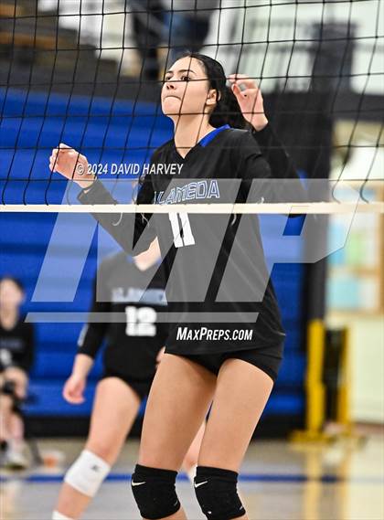 Thumbnail 3 in Gateway vs Alameda photogallery.