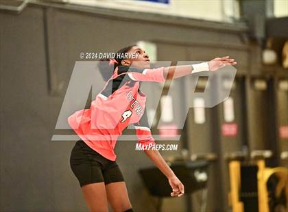Thumbnail 3 in Gateway vs Alameda photogallery.