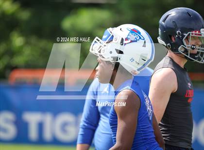 Thumbnail 3 in Cleveland Central vs Lewisburg (U of Memphis 7v7) photogallery.