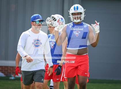 Thumbnail 3 in Cleveland Central vs Lewisburg (U of Memphis 7v7) photogallery.