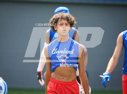Thumbnail 1 in Cleveland Central vs Lewisburg (U of Memphis 7v7) photogallery.