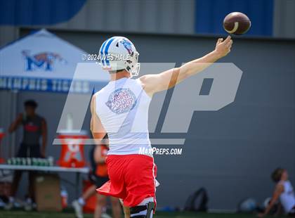 Thumbnail 3 in Cleveland Central vs Lewisburg (U of Memphis 7v7) photogallery.
