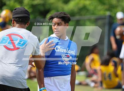 Thumbnail 2 in Cleveland Central vs Lewisburg (U of Memphis 7v7) photogallery.