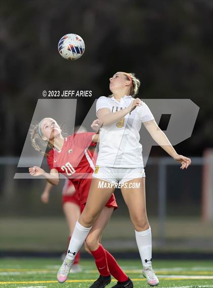 Thumbnail 3 in Bishop Verot @ Cardinal Mooney photogallery.