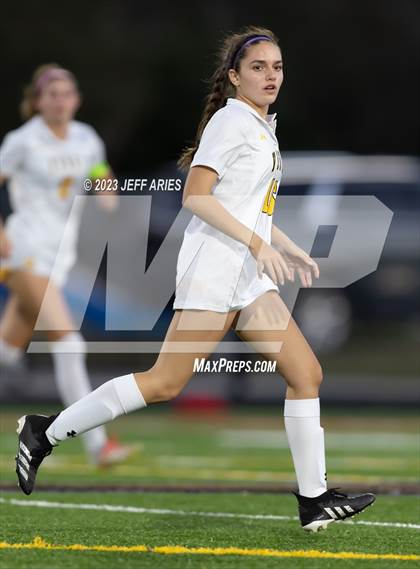 Thumbnail 3 in Bishop Verot @ Cardinal Mooney photogallery.