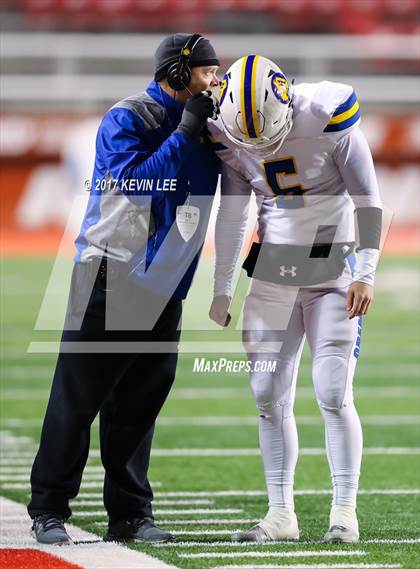 Thumbnail 3 in Orem vs. Sky View (UHSAA 4A Semifinal) photogallery.