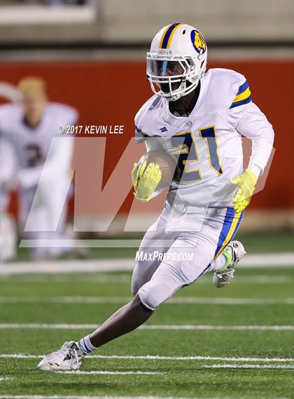 Thumbnail 3 in Orem vs. Sky View (UHSAA 4A Semifinal) photogallery.