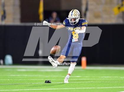 Thumbnail 2 in Poth vs. Harmony (UIL 3A D2 Semifinal) photogallery.