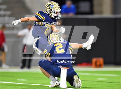Thumbnail 2 in Poth vs. Harmony (UIL 3A D2 Semifinal) photogallery.