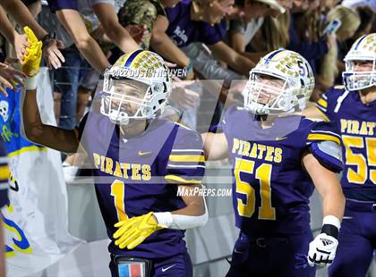 Thumbnail 2 in Poth vs. Harmony (UIL 3A D2 Semifinal) photogallery.