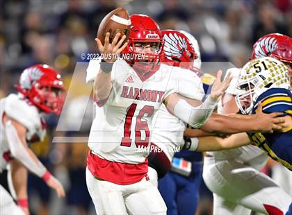 Thumbnail 2 in Poth vs. Harmony (UIL 3A D2 Semifinal) photogallery.