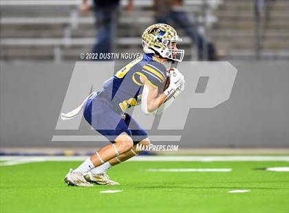 Thumbnail 2 in Poth vs. Harmony (UIL 3A D2 Semifinal) photogallery.
