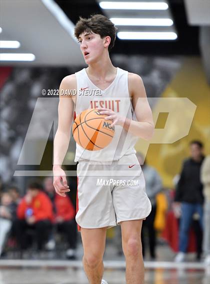 Thumbnail 2 in Archbishop Mitty vs. Jesuit (Fr. Barry Christmas Classic) photogallery.