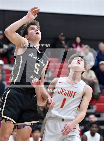 Thumbnail 2 in Archbishop Mitty vs. Jesuit (Fr. Barry Christmas Classic) photogallery.