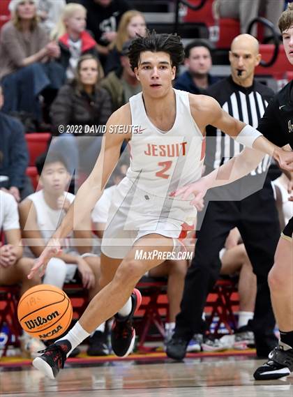Thumbnail 2 in Archbishop Mitty vs. Jesuit (Fr. Barry Christmas Classic) photogallery.