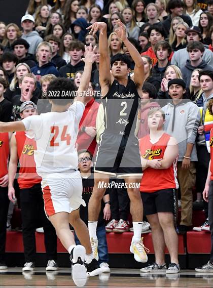 Thumbnail 2 in Archbishop Mitty vs. Jesuit (Fr. Barry Christmas Classic) photogallery.