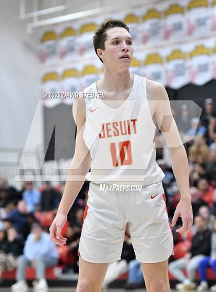Thumbnail 2 in Archbishop Mitty vs. Jesuit (Fr. Barry Christmas Classic) photogallery.