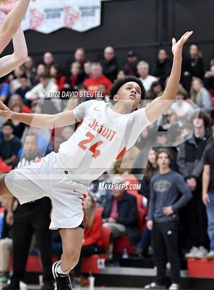 Thumbnail 3 in Archbishop Mitty vs. Jesuit (Fr. Barry Christmas Classic) photogallery.