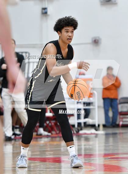 Thumbnail 2 in Archbishop Mitty vs. Jesuit (Fr. Barry Christmas Classic) photogallery.