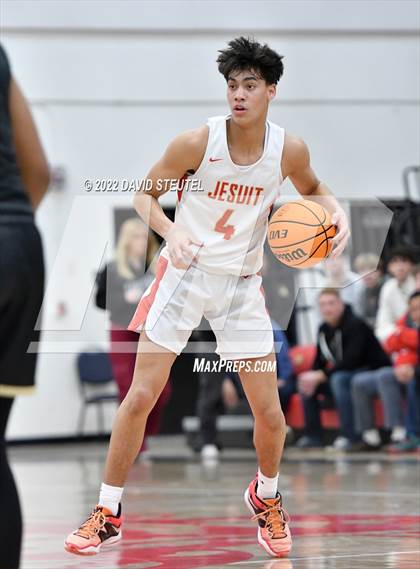 Thumbnail 1 in Archbishop Mitty vs. Jesuit (Fr. Barry Christmas Classic) photogallery.