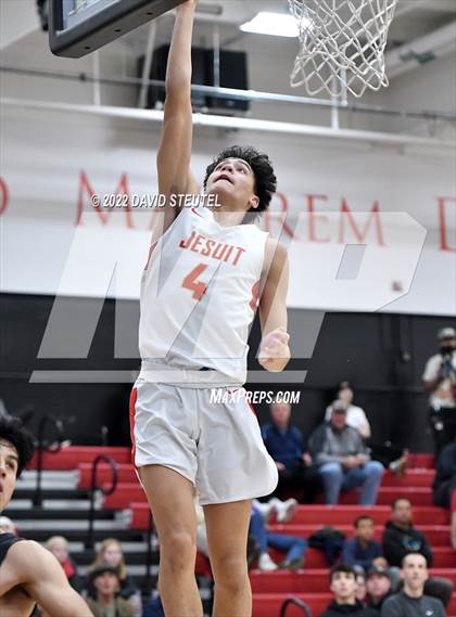 Thumbnail 3 in Archbishop Mitty vs. Jesuit (Fr. Barry Christmas Classic) photogallery.